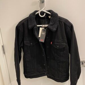 Levi's Women’s Sherpa Premium Ex-boyfriend Black  jacket. NWT.